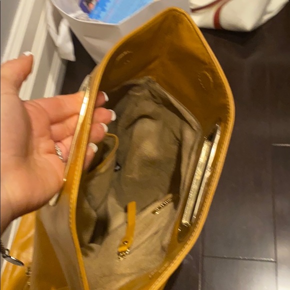 Handbag - Picture 3 of 5